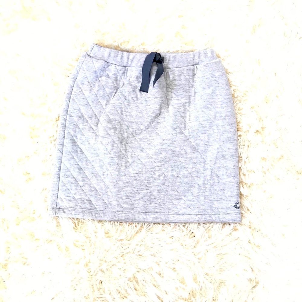 Grey skirt
